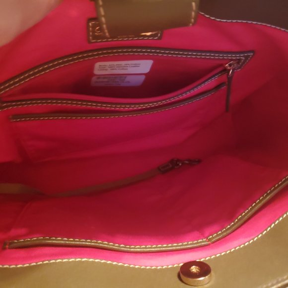 Dooney and.bourke. - Picture 3 of 3